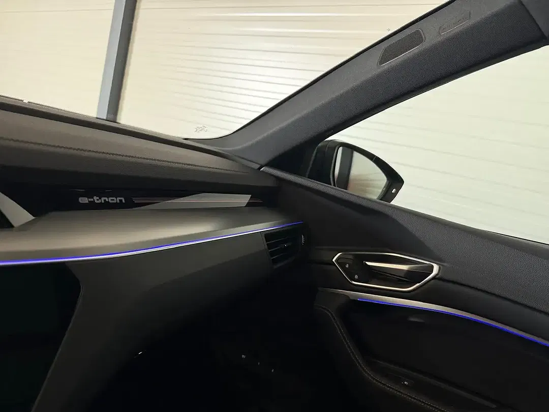 Audi SQ8 e-tron - foto 15