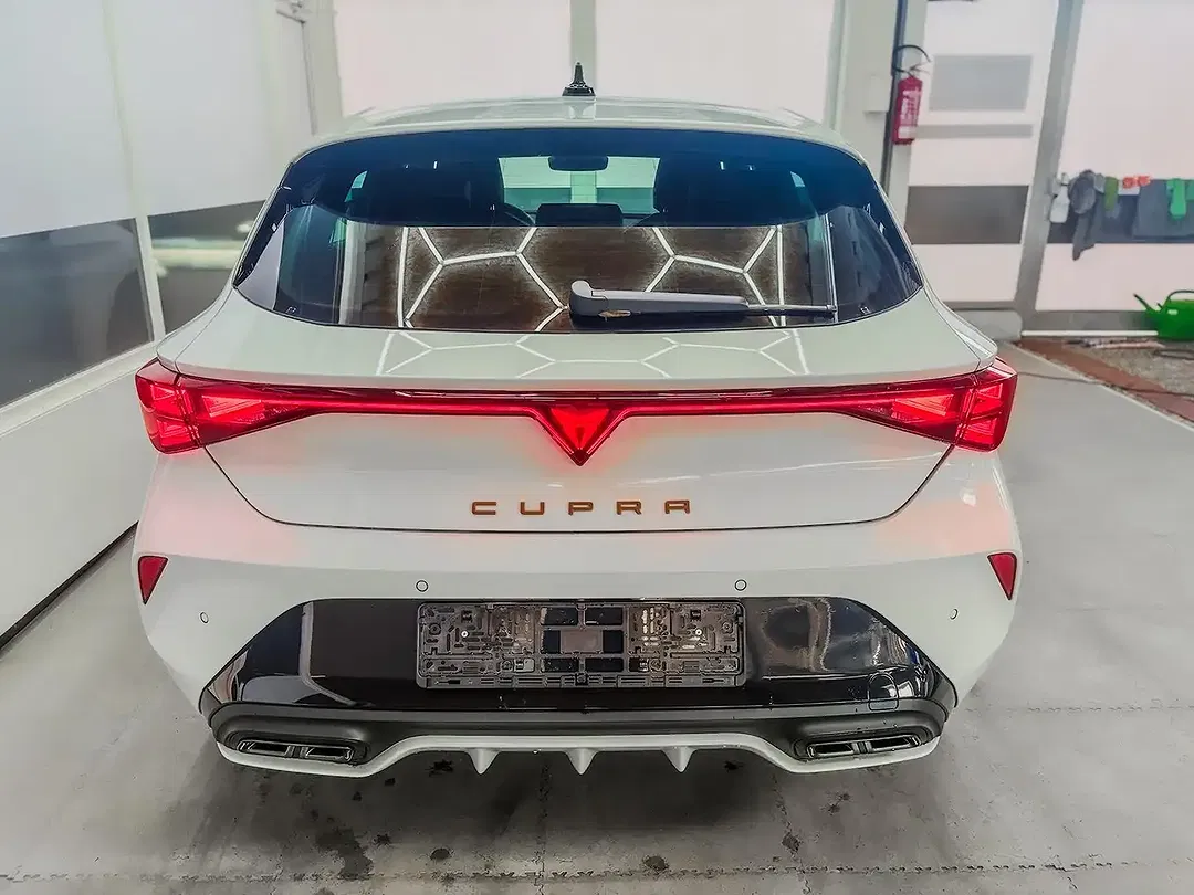 CUPRA Leon 1.5 eTSI DSG Matrix LED - Thumbnail 8