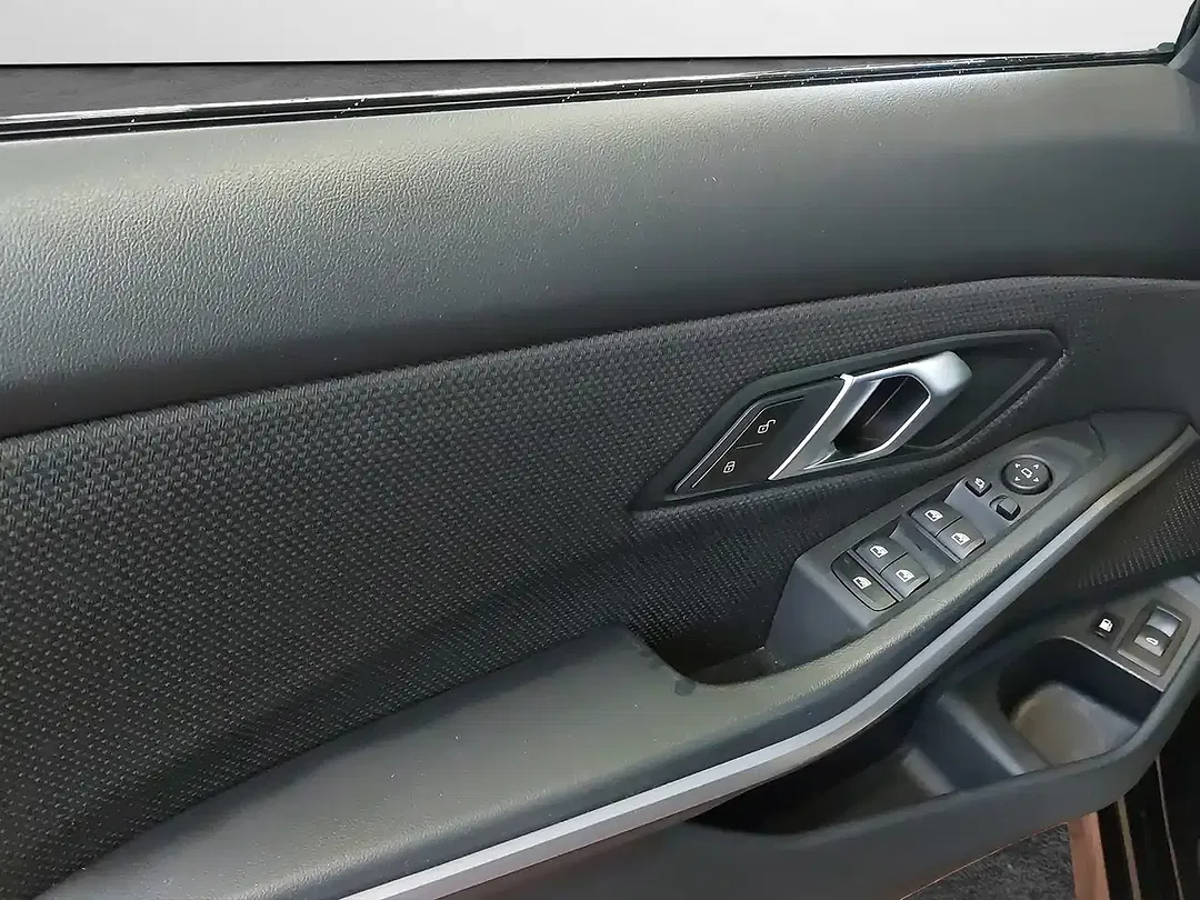 BMW 320 Touring - Thumbnail 5