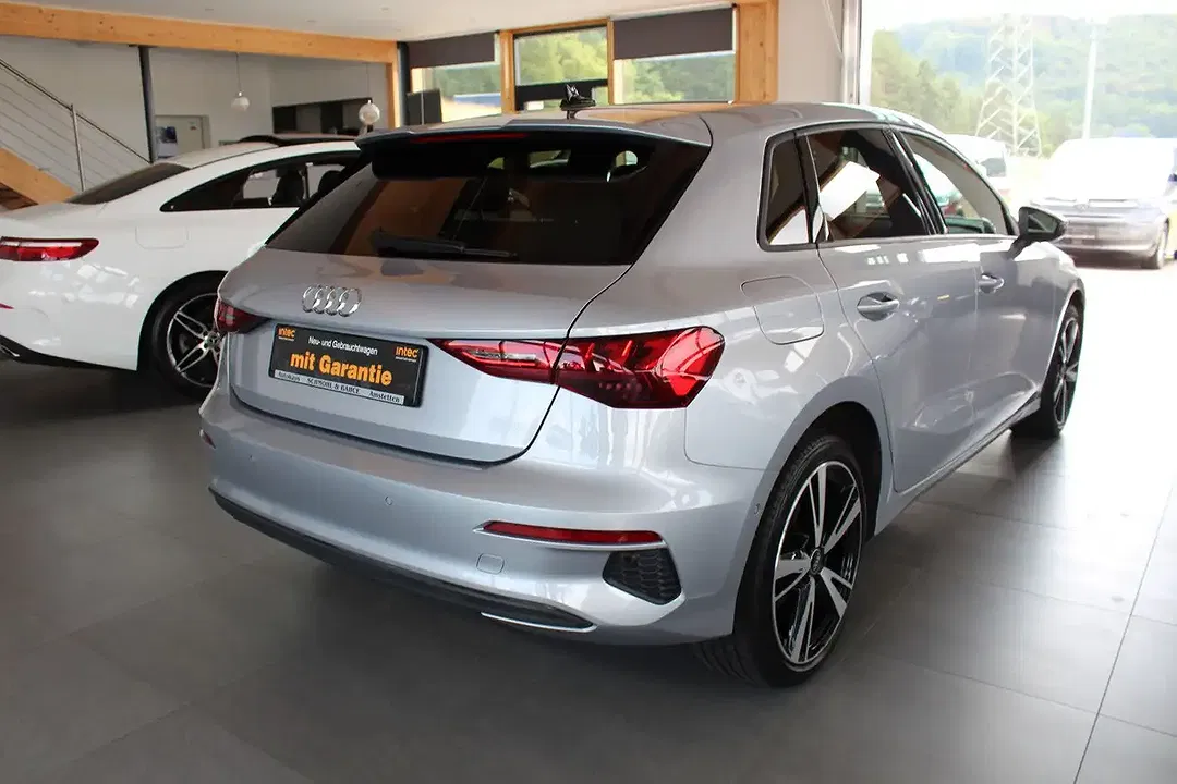 Audi A3 40 TFSI e S tronic Sportback S line sport - Thumbnail 4