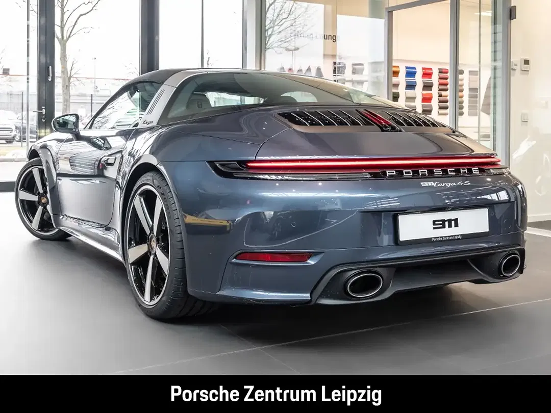 Porsche 992 Targa 4S - Thumbnail 3