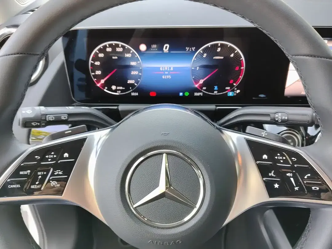 Mercedes-Benz B 200 - Thumbnail 10