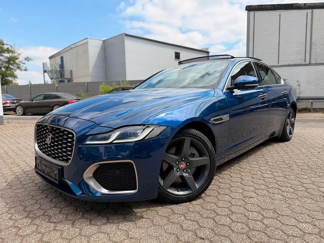 Jaguar XF D200 MHEV 4x4 HSE R-Dynamic S - Afbeelding 1