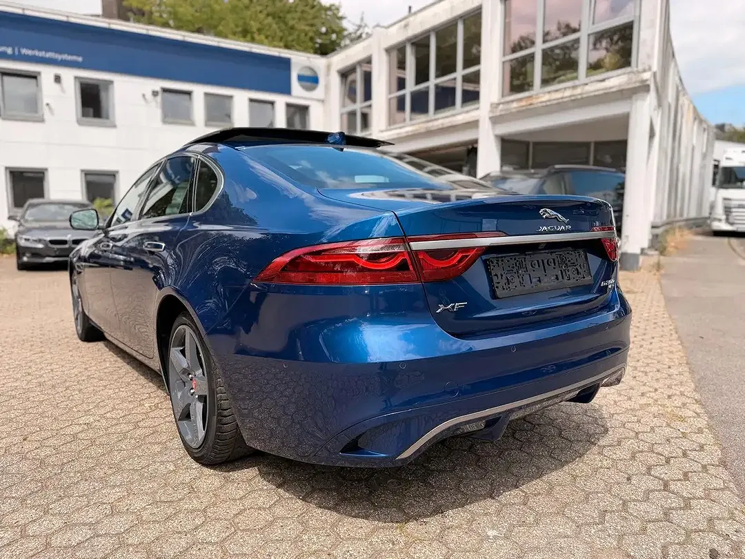 Jaguar XF D200 MHEV 4x4 HSE R-Dynamic S - Thumbnail 4