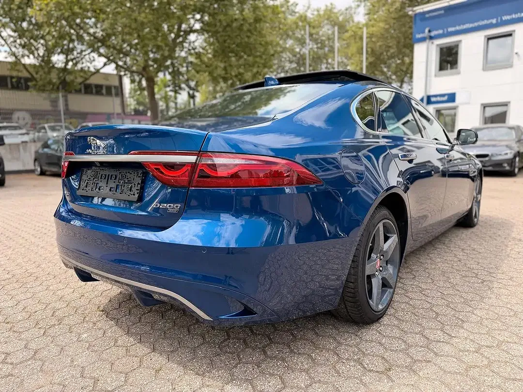 Jaguar XF D200 MHEV 4x4 HSE R-Dynamic S - Thumbnail 6