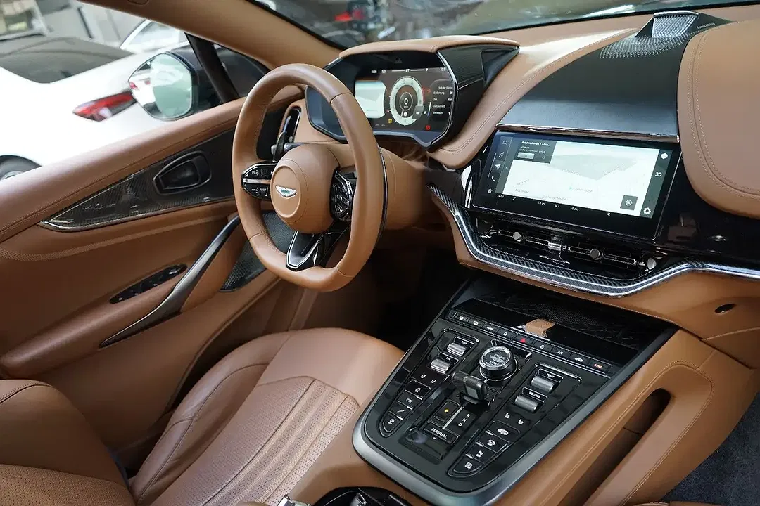 Aston Martin DBX 707 - Thumbnail 19