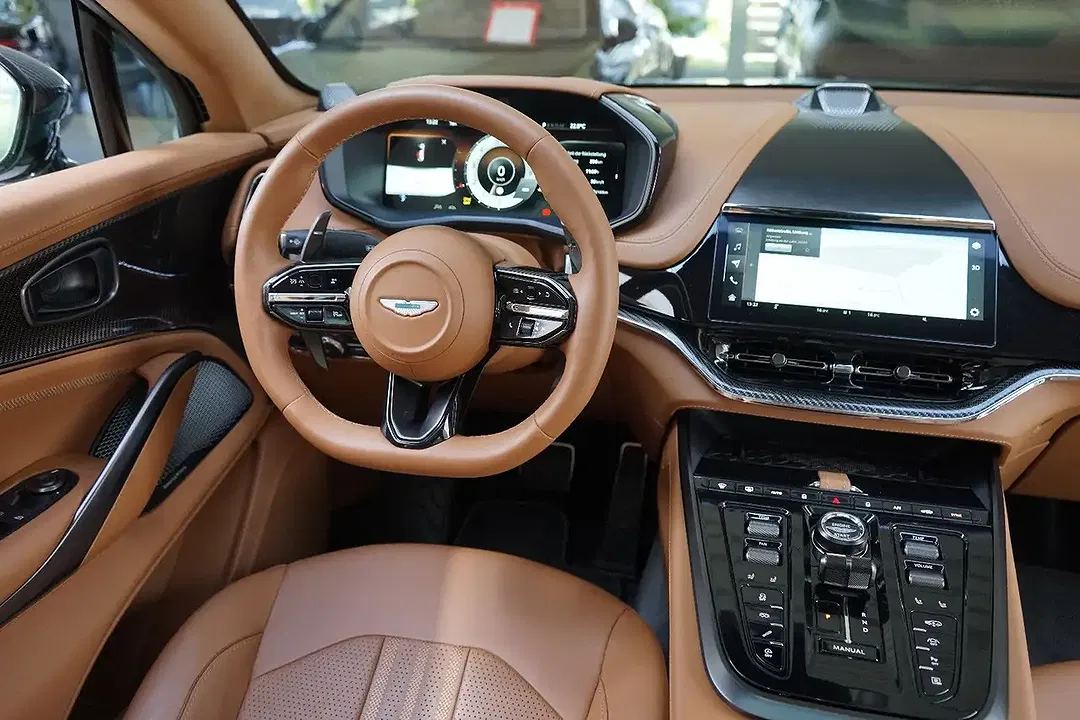 Aston Martin DBX 707 - foto 2