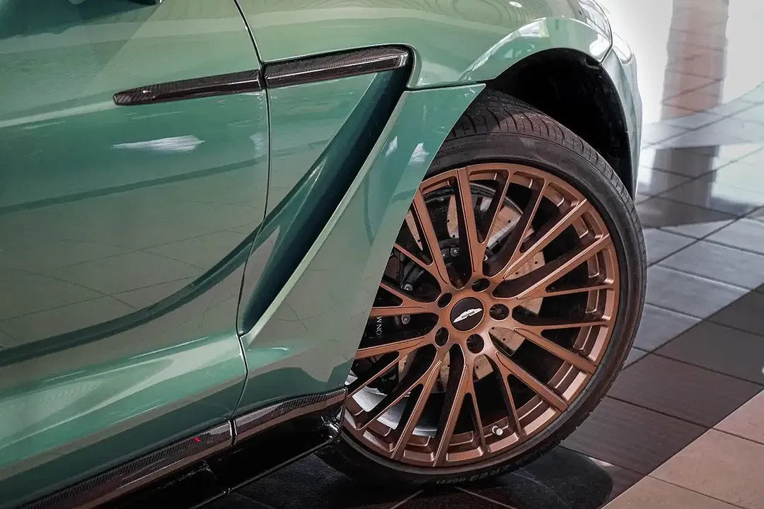 Aston Martin DBX 707 - Thumbnail 25