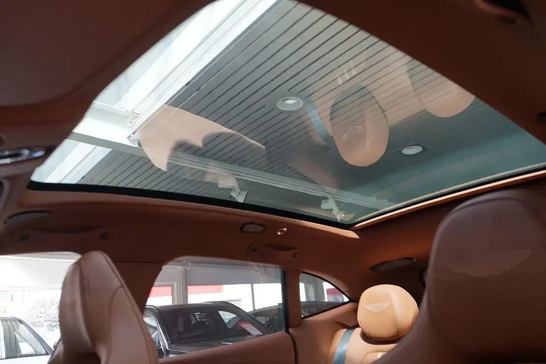 Aston Martin DBX 707 - Thumbnail 30