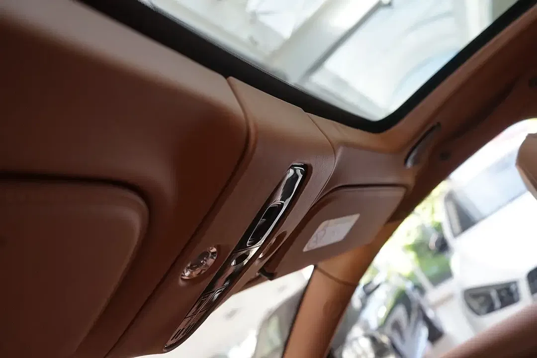 Aston Martin DBX 707 - Thumbnail 31