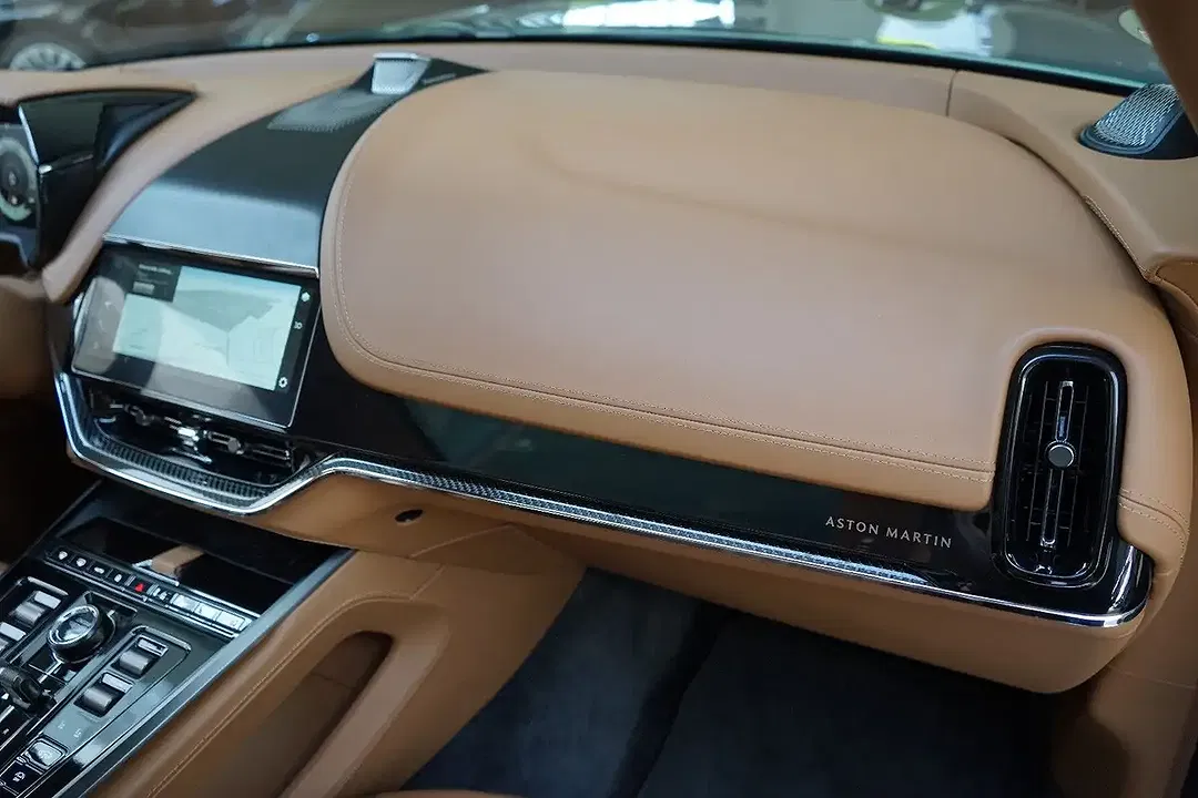 Aston Martin DBX 707 - Thumbnail 39