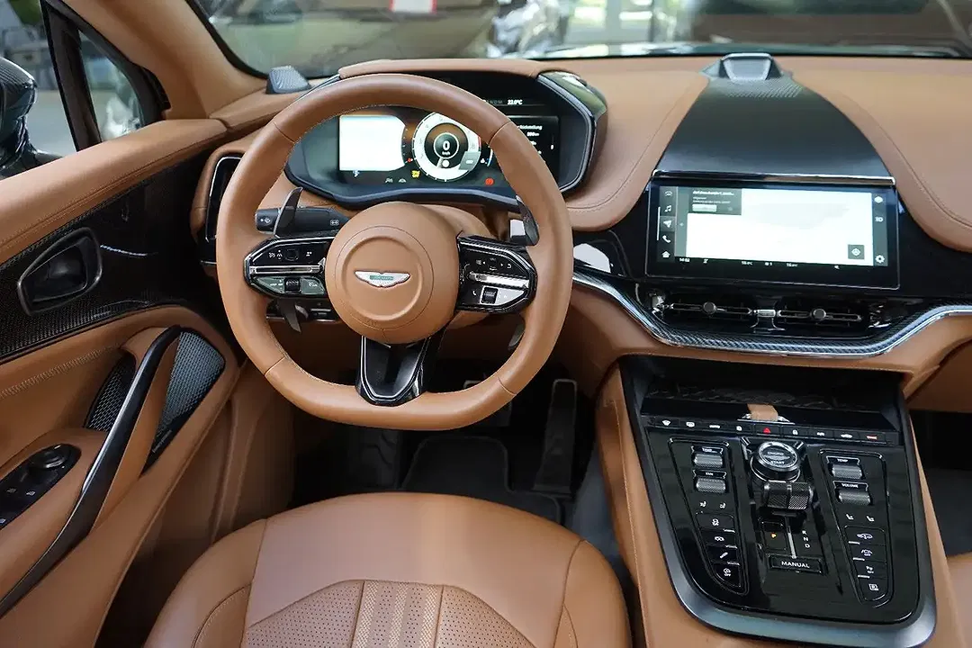 Aston Martin DBX 707 - Thumbnail 8