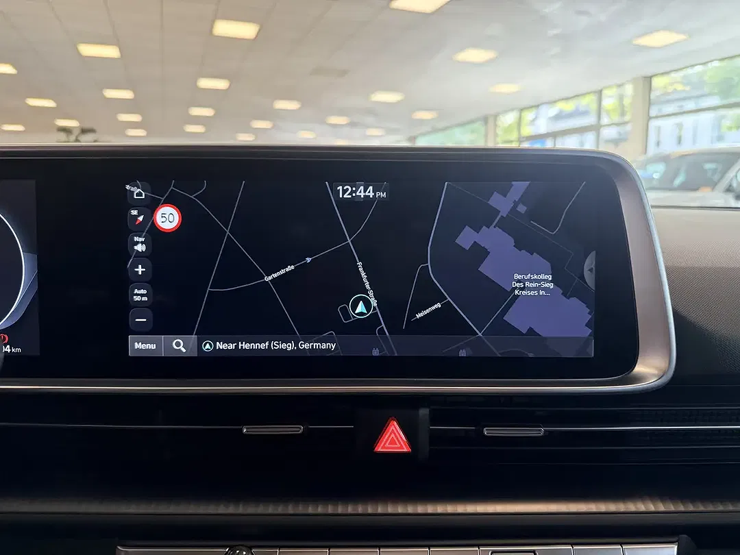 Hyundai IONIQ 6 - Thumbnail 13