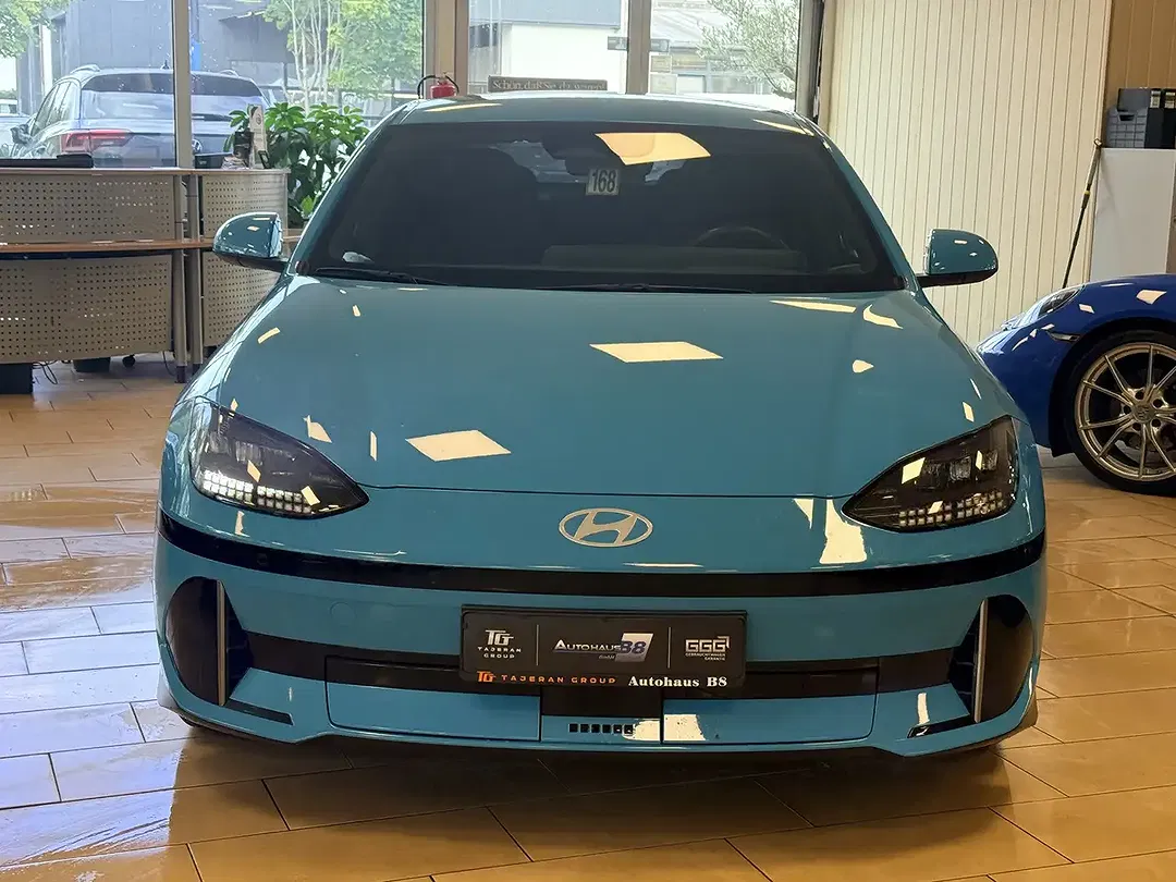 Hyundai IONIQ 6 - Thumbnail 3