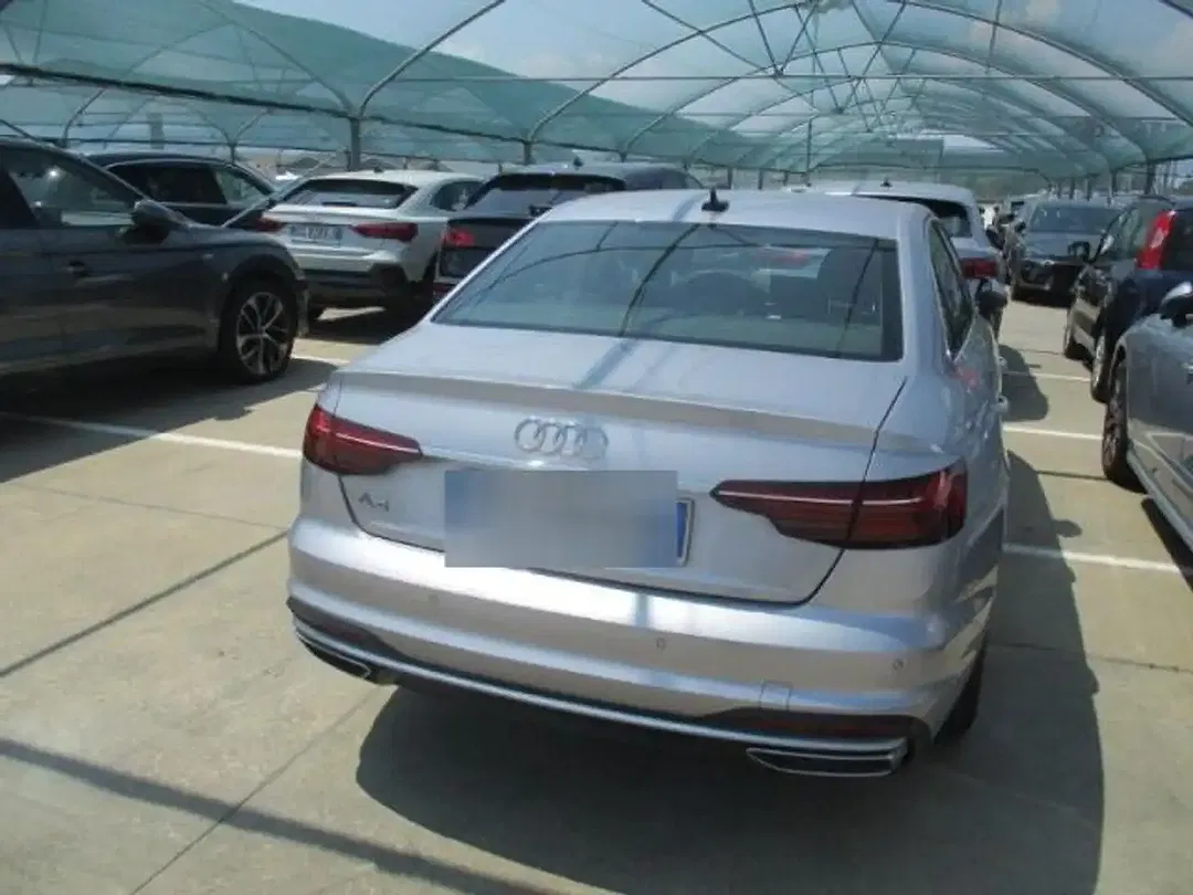 Audi A4 advanced - Thumbnail 4