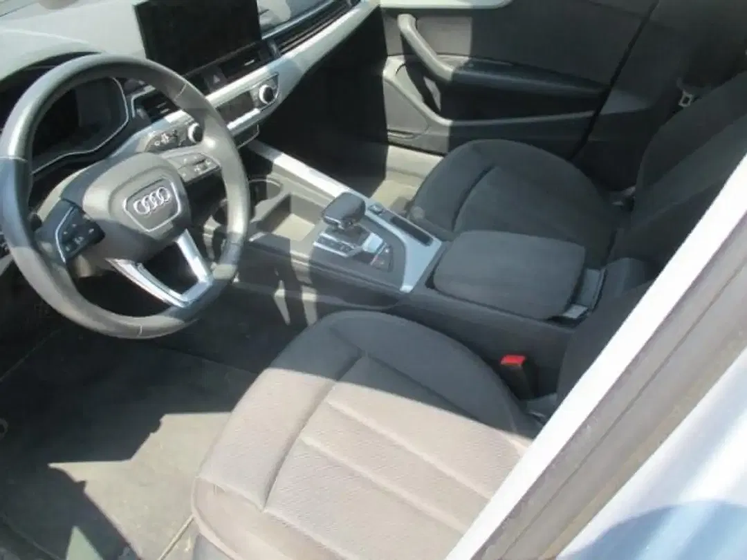 Audi A4 advanced - Thumbnail 5