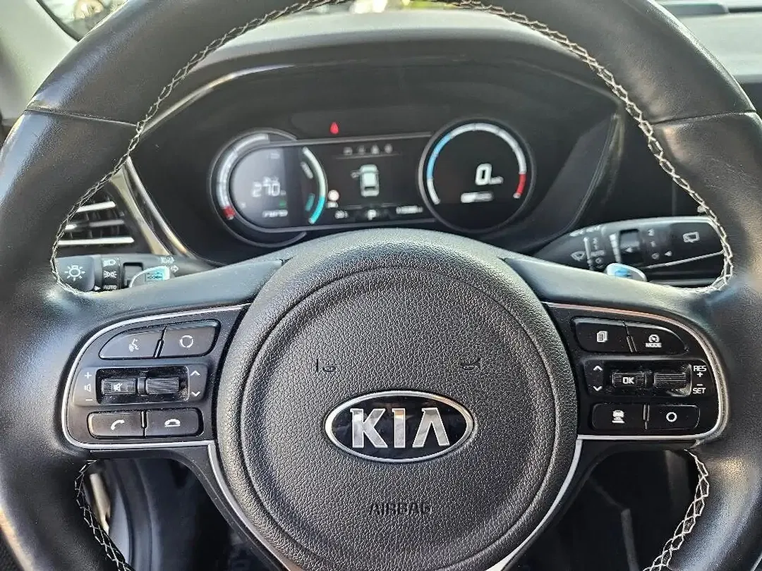 Kia e-Niro 64 kWh EV Gold - Thumbnail 12