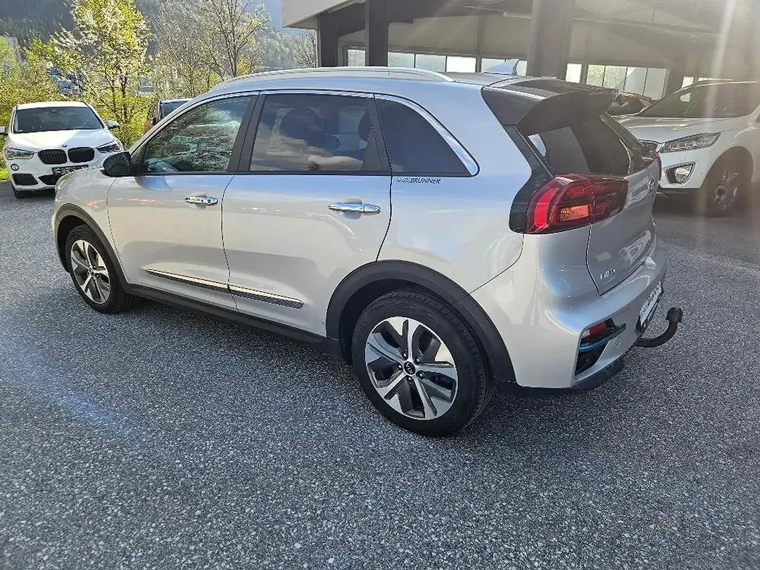 Kia e-Niro 64 kWh EV Gold - Thumbnail 4