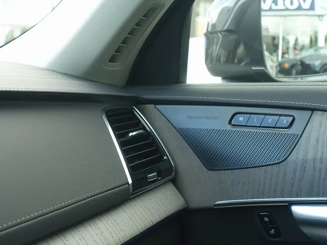Volvo XC90 T8 AWD Recharge Plus Bright - Thumbnail 22