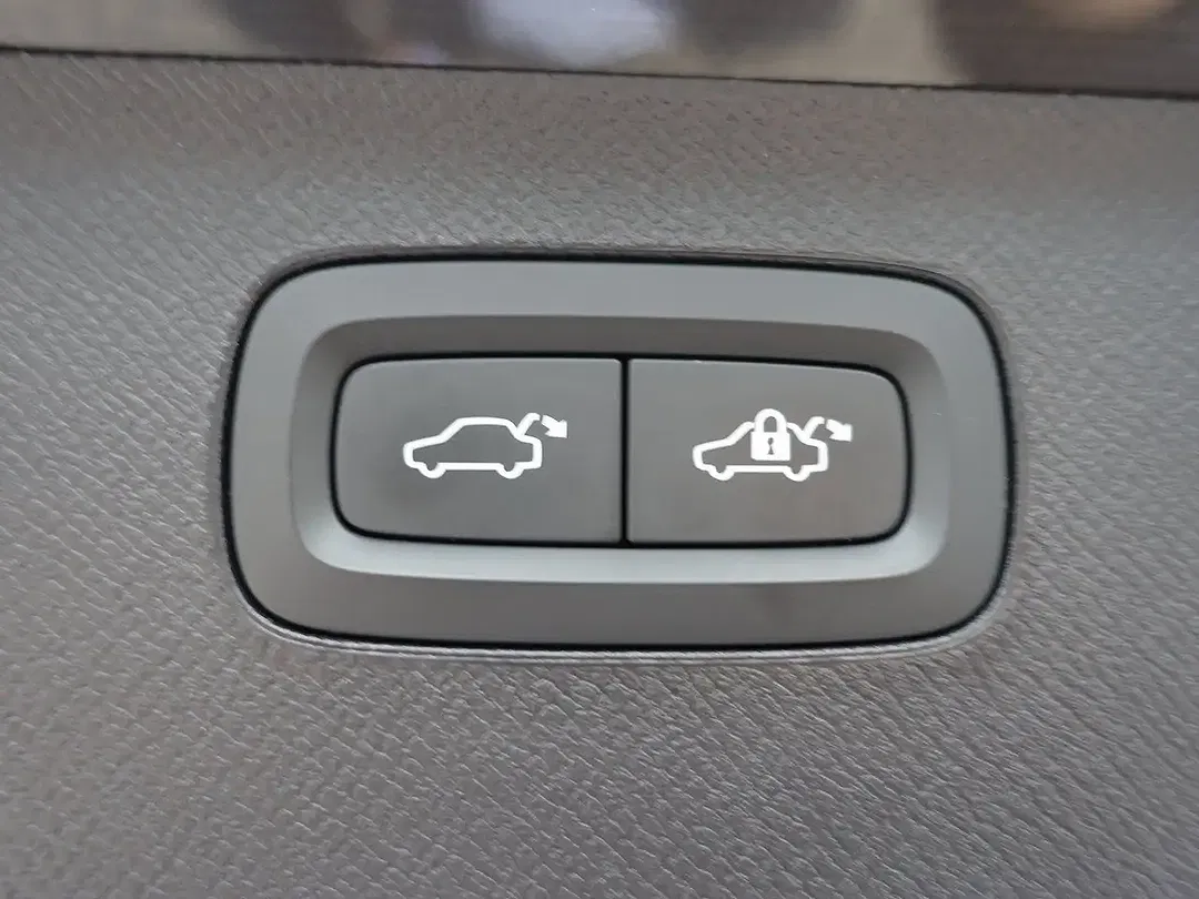 Volvo XC90 T8 AWD Recharge Plus Bright - foto 28