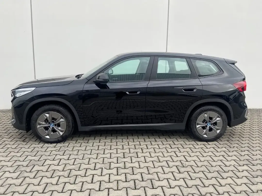 BMW iX1 xDrive - Thumbnail 3