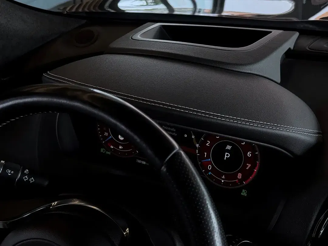 Jaguar F-Pace 5.0 V8 4x4 SVR - Thumbnail 14