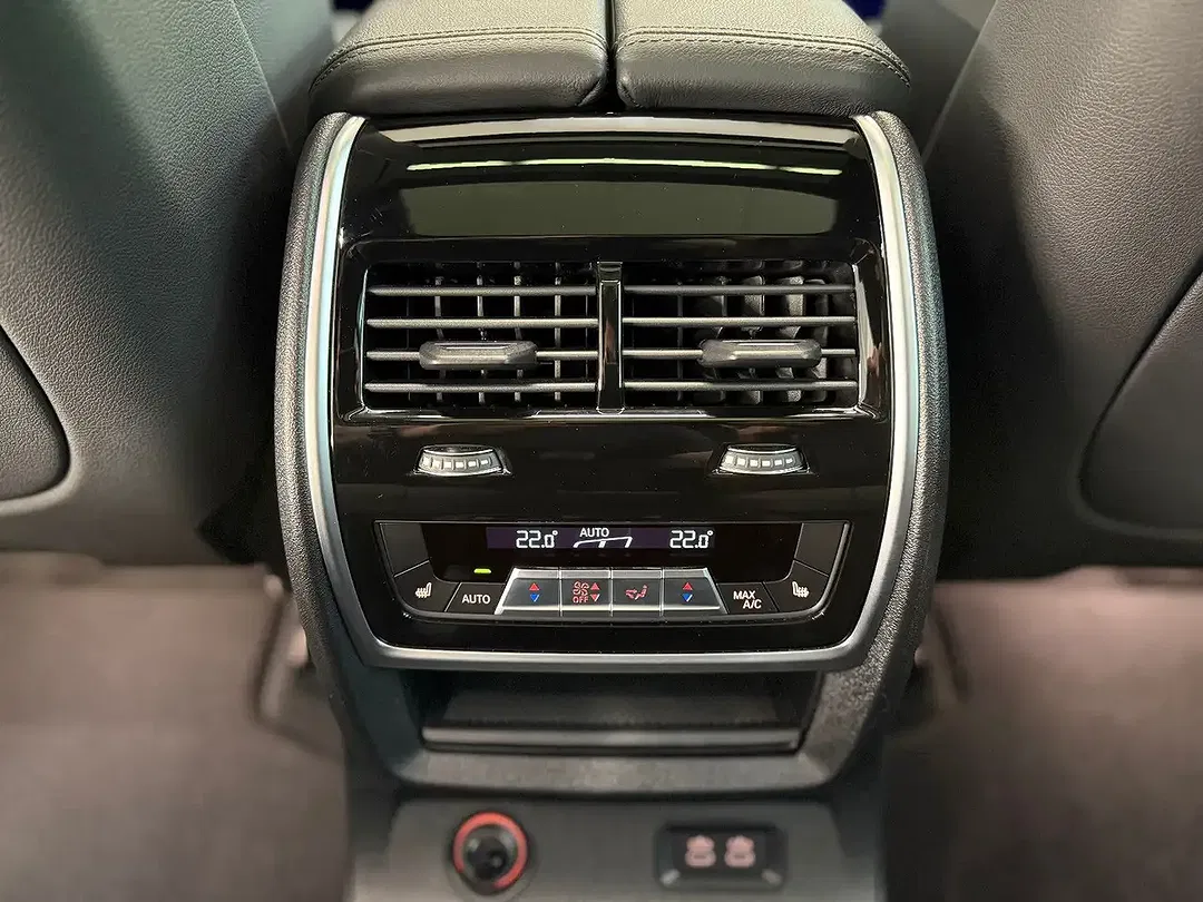 BMW X7 xDrive - Thumbnail 5