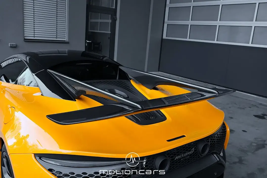 McLaren Artura - Thumbnail 13