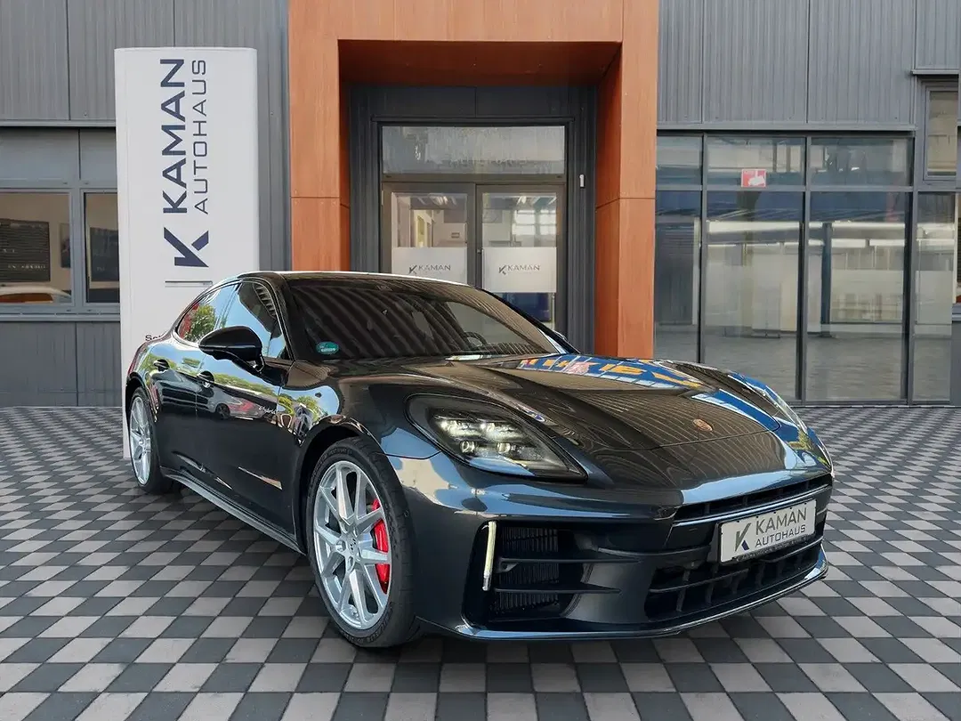 Porsche Panamera 4 S - Thumbnail 3