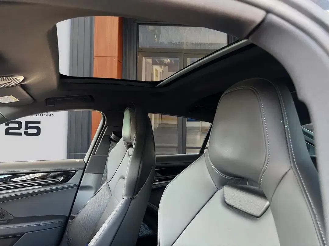 Porsche Panamera 4 S - Thumbnail 6