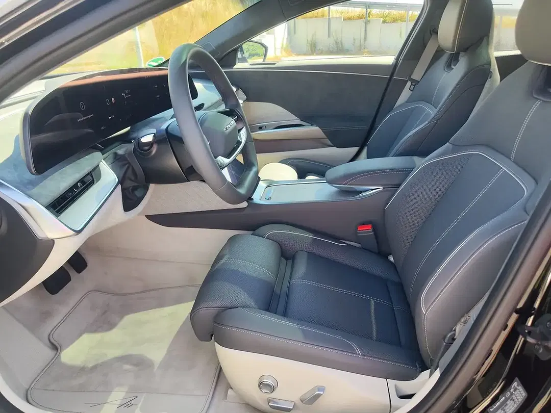 Lucid Air - Thumbnail 10