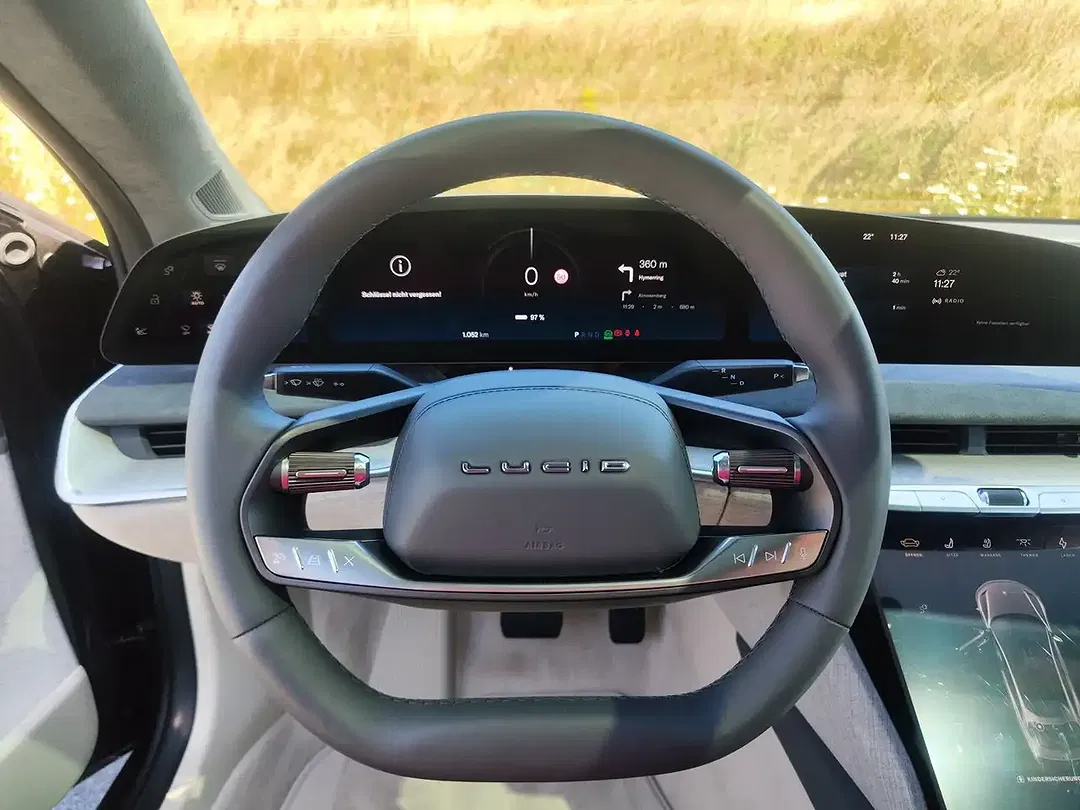 Lucid Air - Thumbnail 12