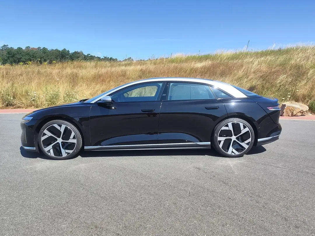 Lucid Air - Thumbnail 4