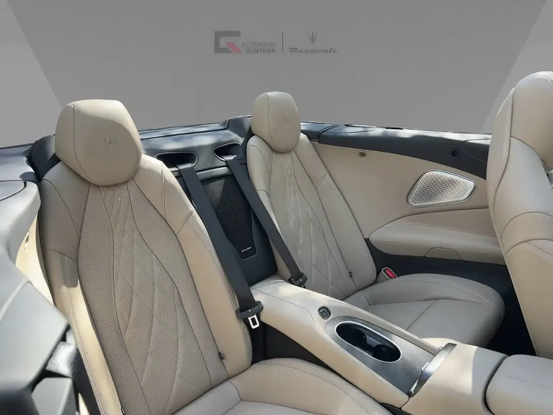 Maserati GranCabrio Trofeo - Thumbnail 10