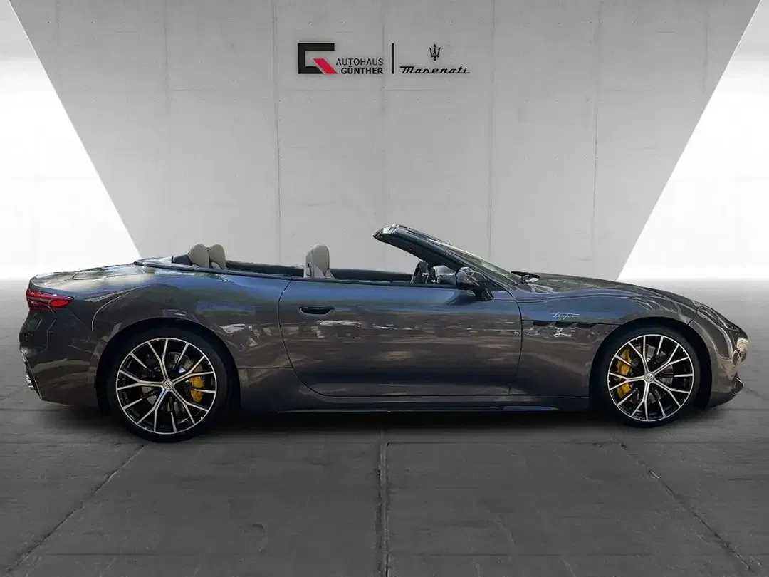 Maserati GranCabrio Trofeo - Thumbnail 4