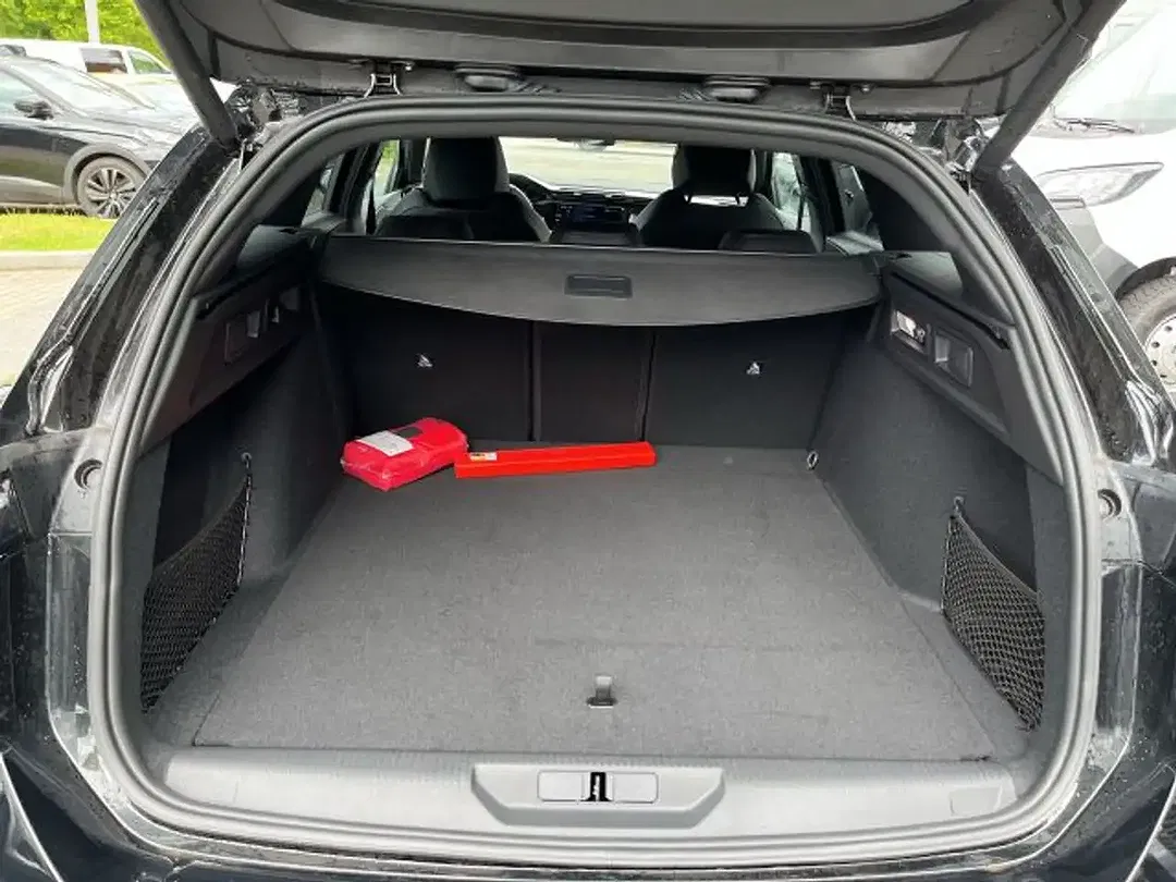 Peugeot 308 225 e-EAT8 PHEV GT SW - Thumbnail 8