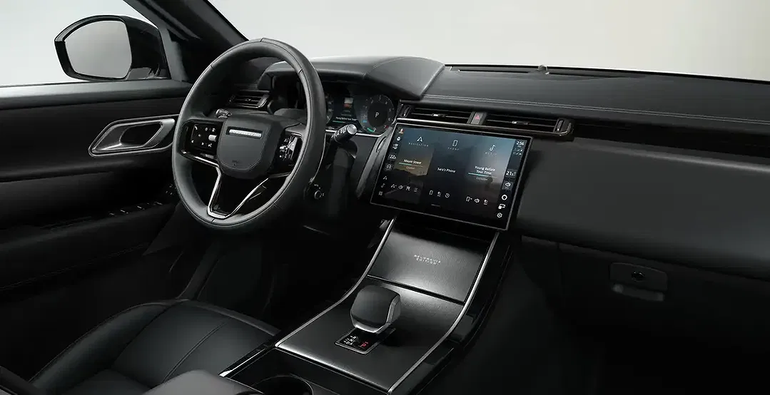 Land Rover Range Rover Velar P400e 4x4 - Thumbnail 3