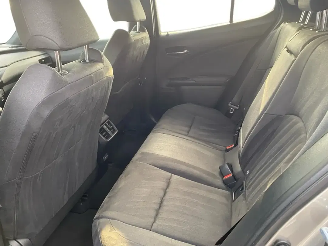 Lexus UX 250h Style Edition - foto 15