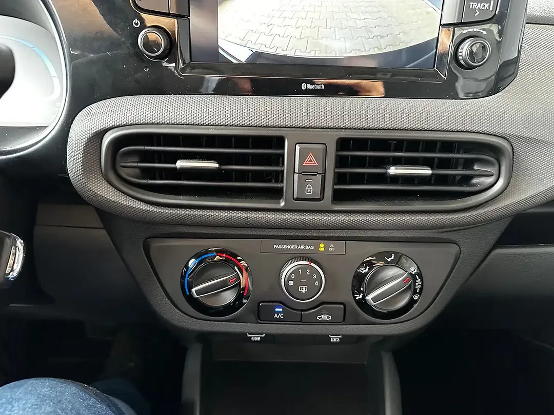 Hyundai i10 Trend - Thumbnail 13