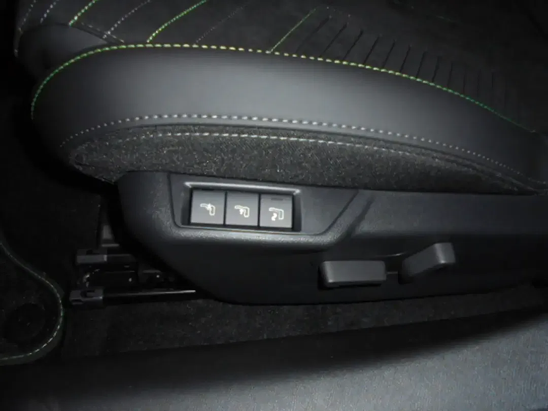 Peugeot 208 110 e-DSC6 Hybrid GT - Thumbnail 15