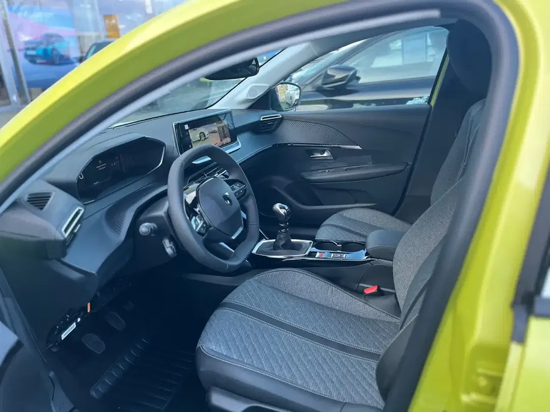 Peugeot 208 PureTech GT - Thumbnail 8