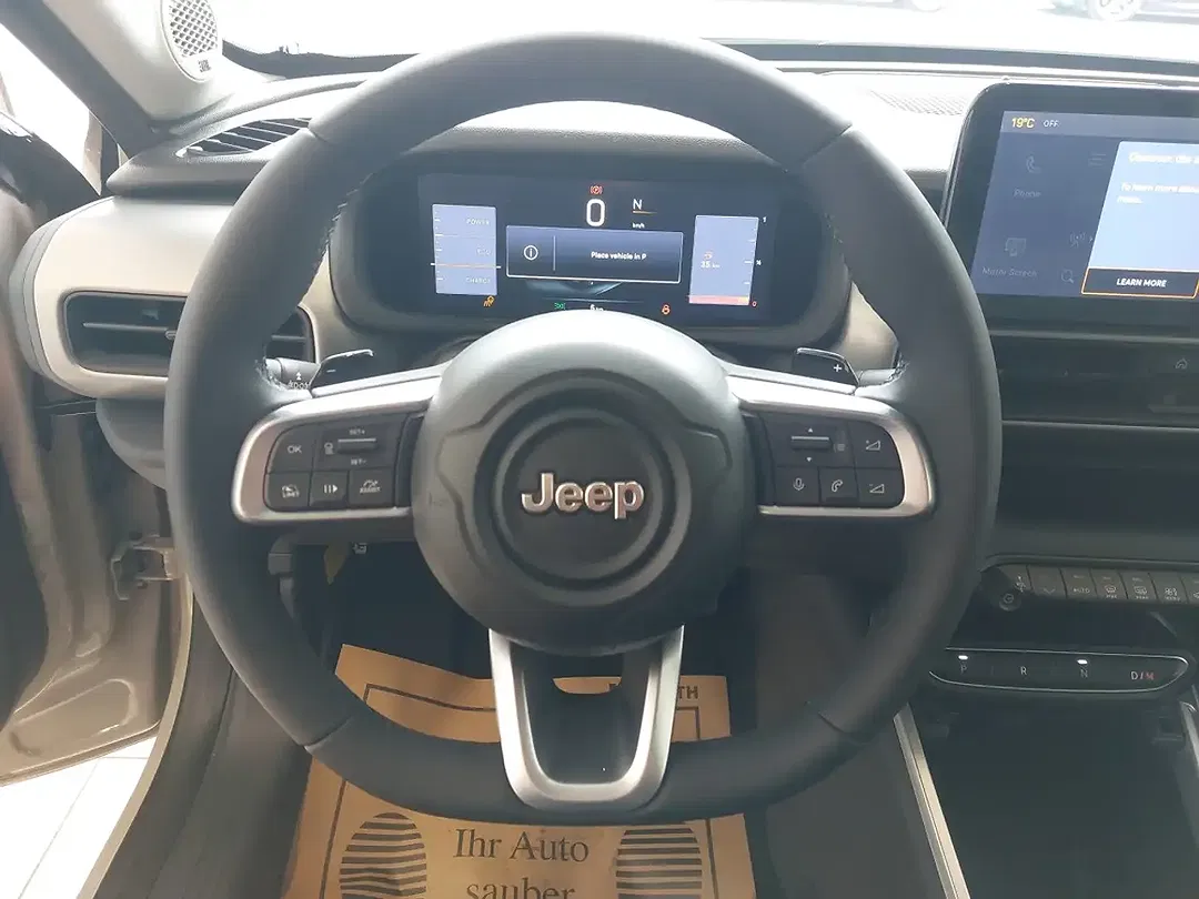 Jeep Avenger e-Hybrid Summit - Thumbnail 12
