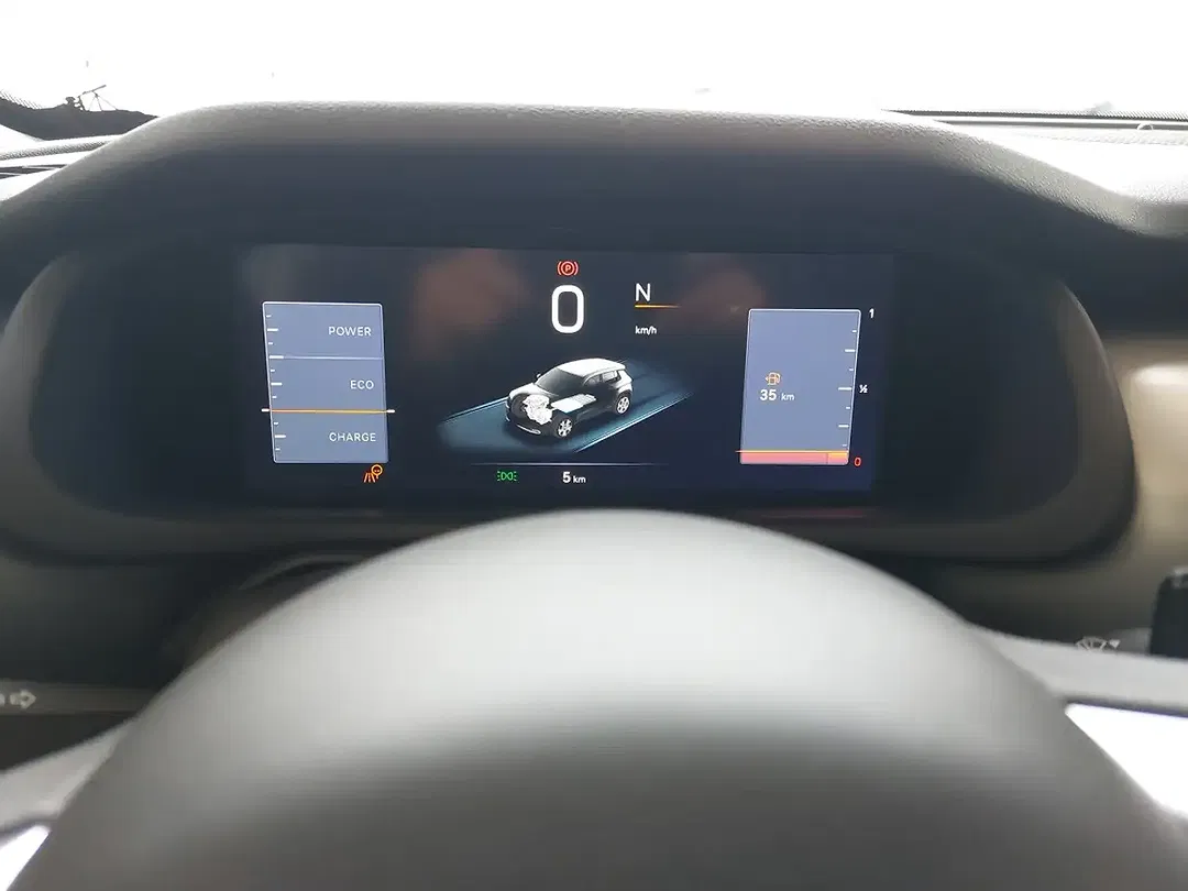 Jeep Avenger e-Hybrid Summit - Thumbnail 14