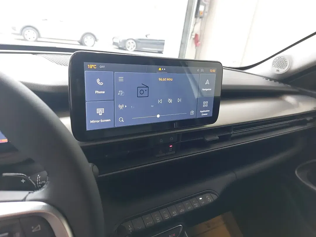 Jeep Avenger e-Hybrid Summit - Thumbnail 9