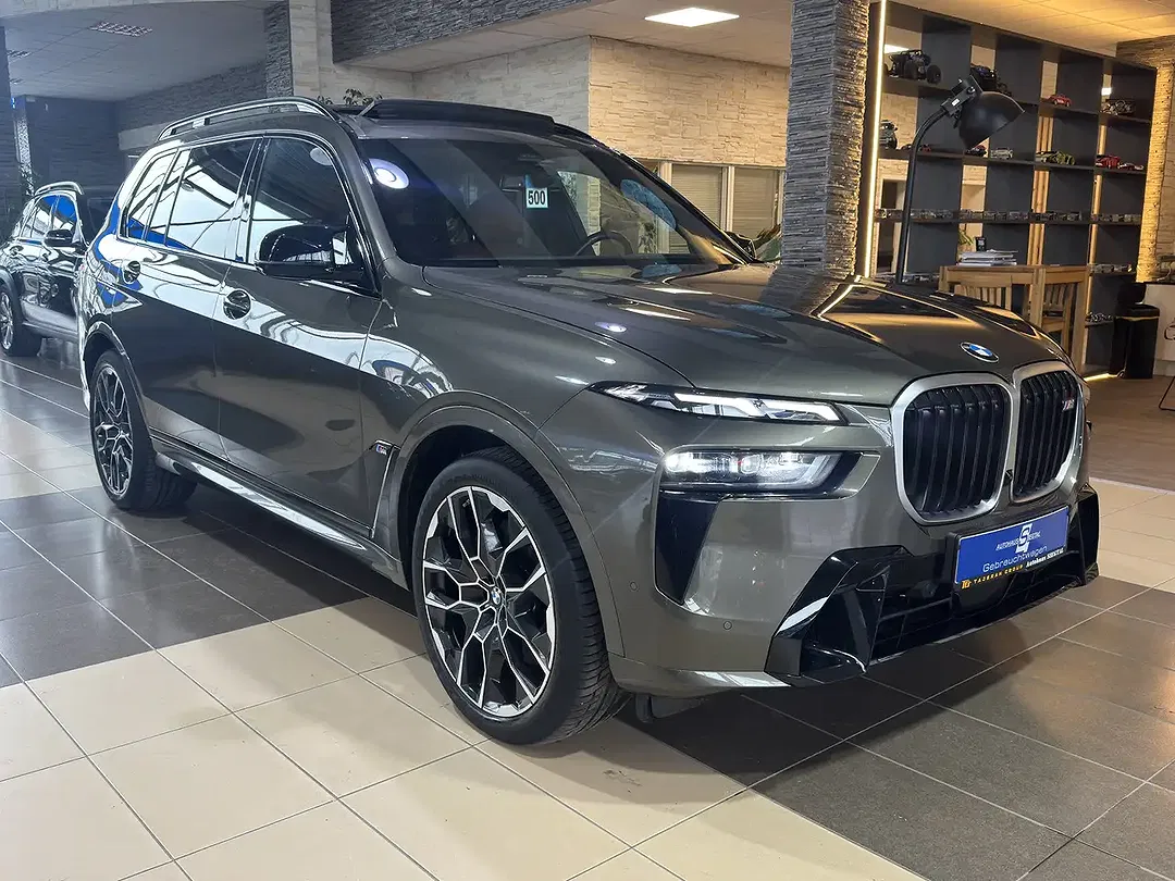 BMW X7 M - foto 1