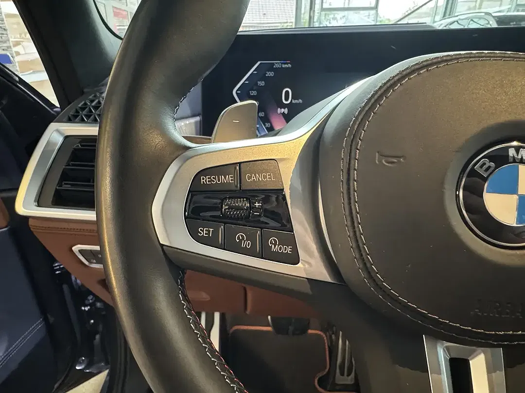 BMW X7 M - Thumbnail 7