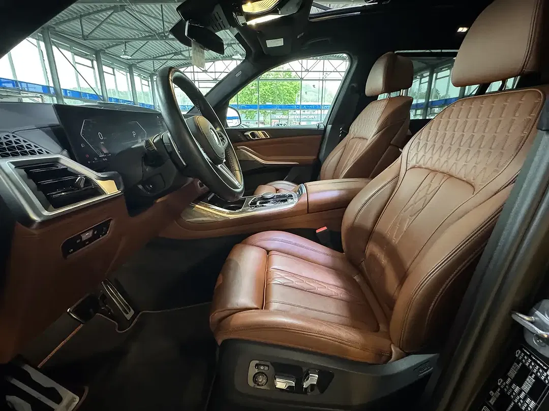 BMW X7 M - foto 8