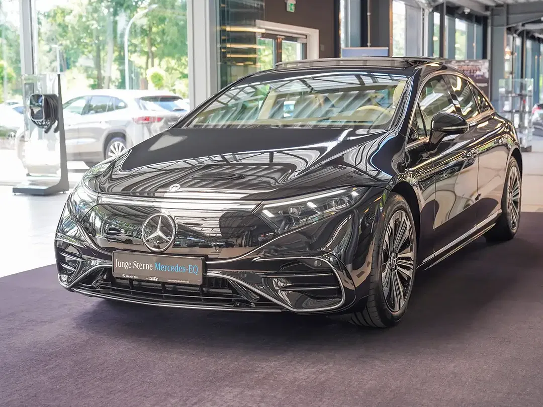 Mercedes-Benz EQS 450 AMG Line - Thumbnail 8