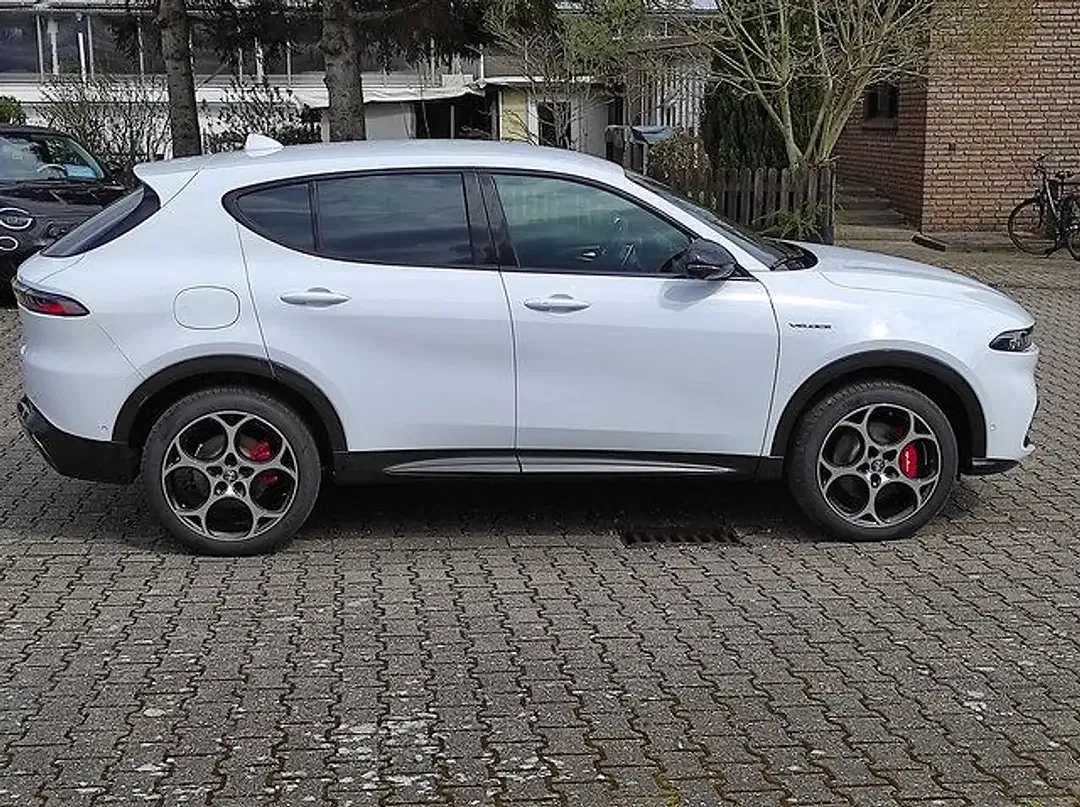 Alfa Romeo Tonale PHEV Veloce - Thumbnail 4