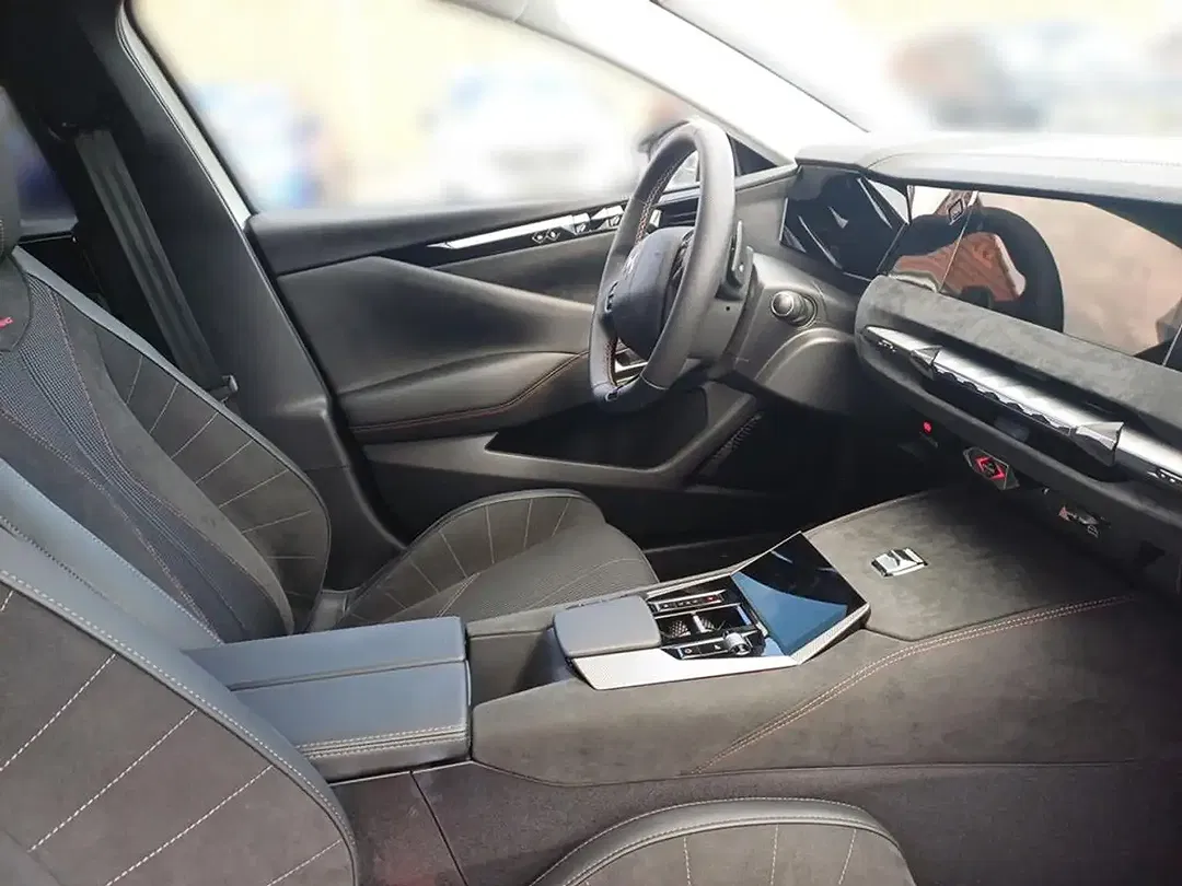 DS Automobiles DS 4 - Thumbnail 10